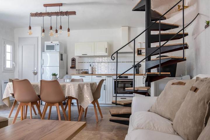 Location de vacances pour 6 personnes, avec terrasse à Fox-Amphoux