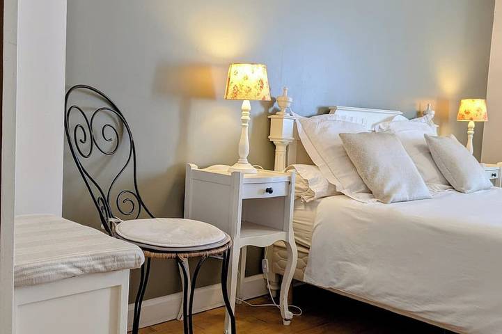 Location de vacances pour 15 personnes, avec sauna et piscine ainsi que jacuzzi et jardin dans Terranjou - 3