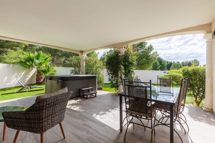 Gîte pour 4 personnes, avec jardin et jacuzzi, animaux acceptés à Sausset-les-Pins - 3