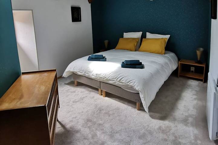 Gîte pour 8 personnes, avec jardin à Saint-Pierre-Saint-Jean - 2