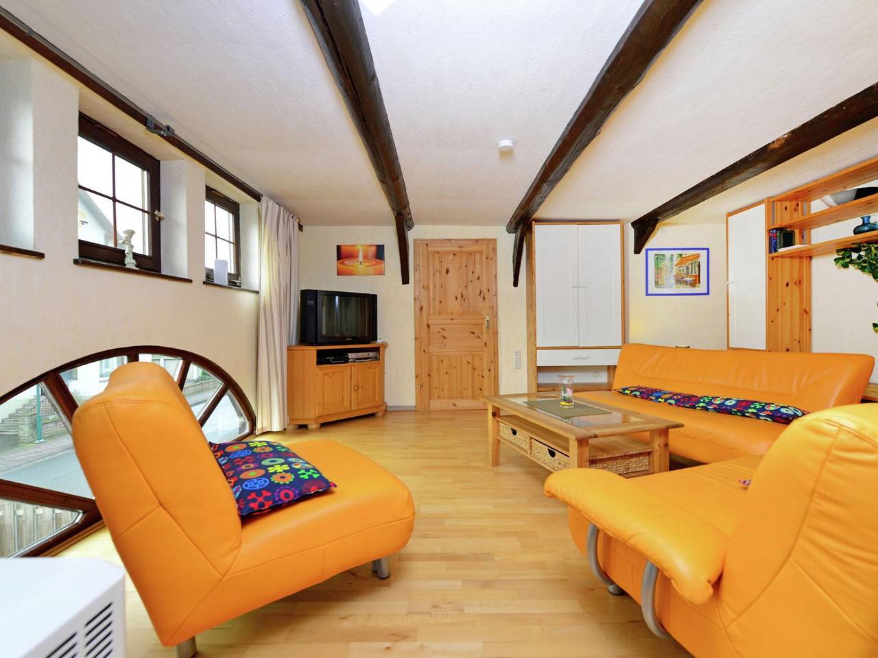 Geheel appartement, Cozy Apartment in Löwensen Lower Saxony with Private Terrace in Bad Pyrmont, Weserbergland