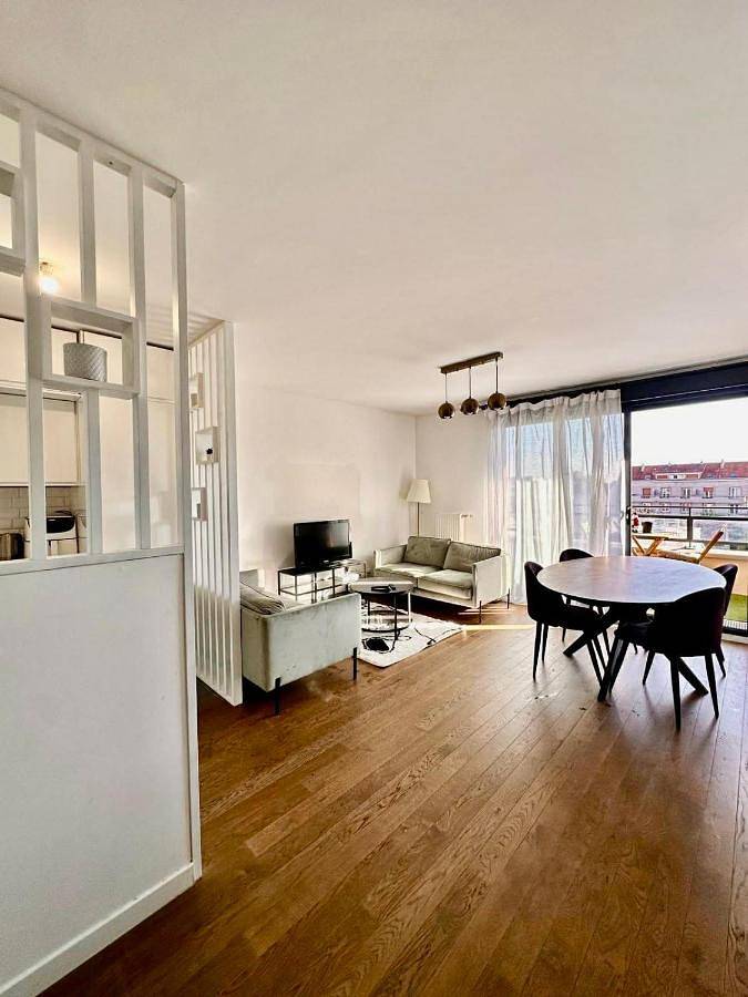 Appartement entier, Three-Bedroom Apartment in Colombes, Hauts-de-Seine