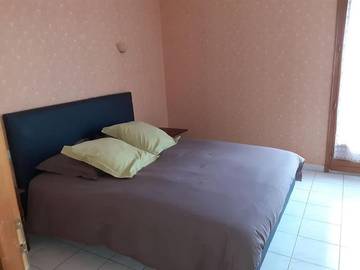 Gîte pour 6 personnes, avec jardin ainsi que terrasse et vue à Andouque
