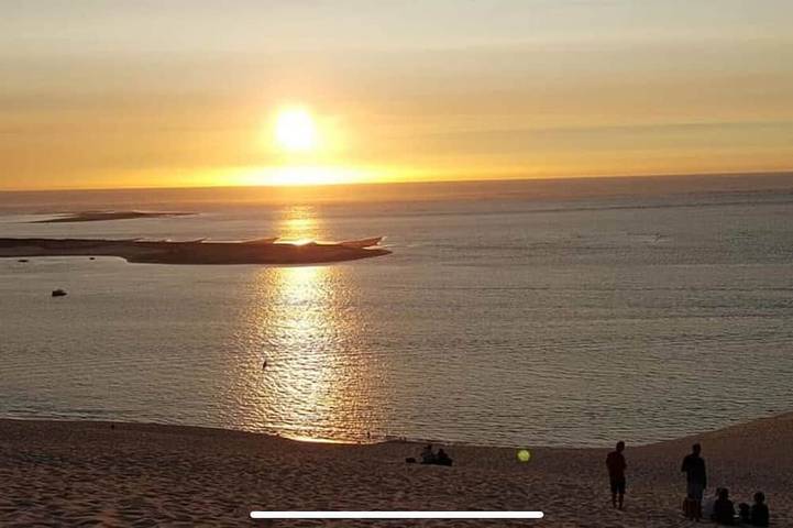 Maison de vacances pour 4 personnes, avec jardin et jacuzzi à Arès