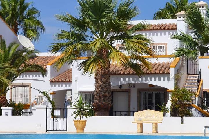 Ferienhaus für 8 Personen, mit Garten und Pool sowie Terrasse