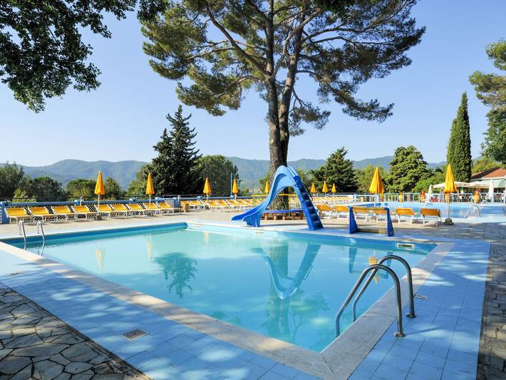 Bungalow für 4 Personen, mit Garten und Terrasse sowie Sauna und Kinderpool, mit Haustier in Ligurien - 2