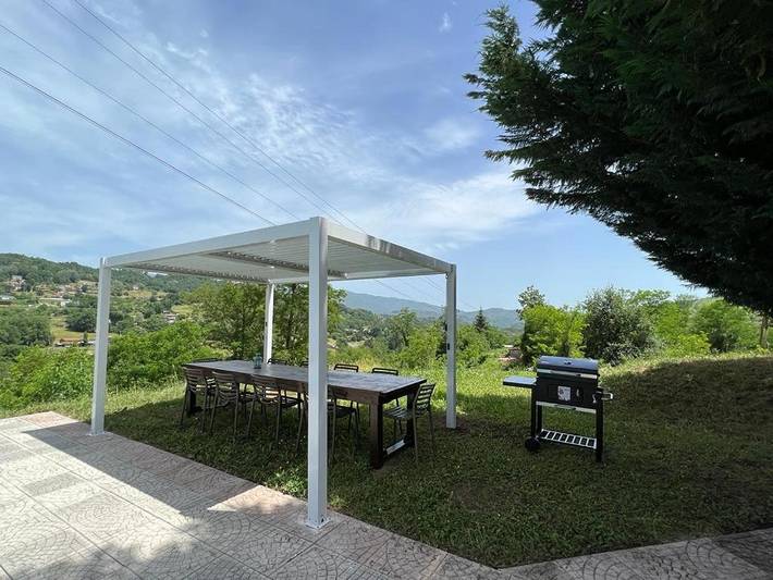 Location de vacances pour 14 personnes, avec jardin et balcon ainsi que vue et piscine à Camporgiano - 3