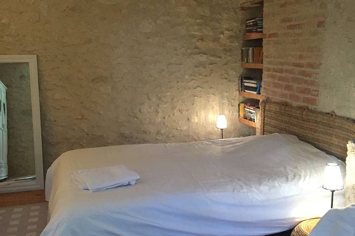 Gîte pour 8 personnes, avec terrasse et jardin, animaux acceptés à Larressingle - 2