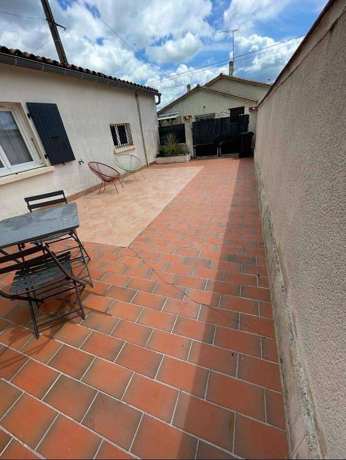 Gîte pour 4 personnes, avec terrasse, animaux acceptés à Châteaubernard - 2