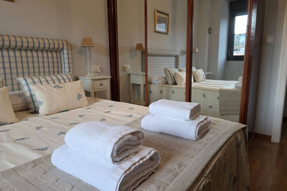 Entire apartment, 15A06 Apartamento centrico en Llanes in Llanes, Costa Verde (Spain)