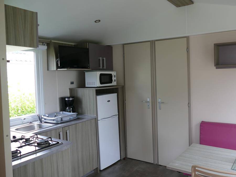 Camping La Corniche - Mobilheim 6 personen - Loggia Eco - 2 Schlafzimmer - Tv in Plozévet, Côte de Cornouaille