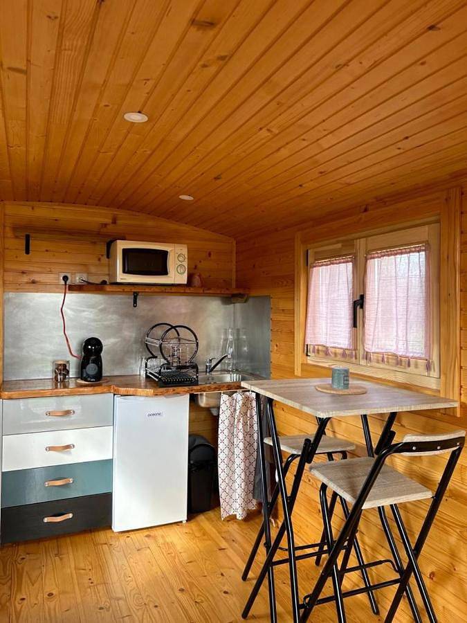Gîte pour 4 personnes, avec jardin et vue à Gouttières - 3