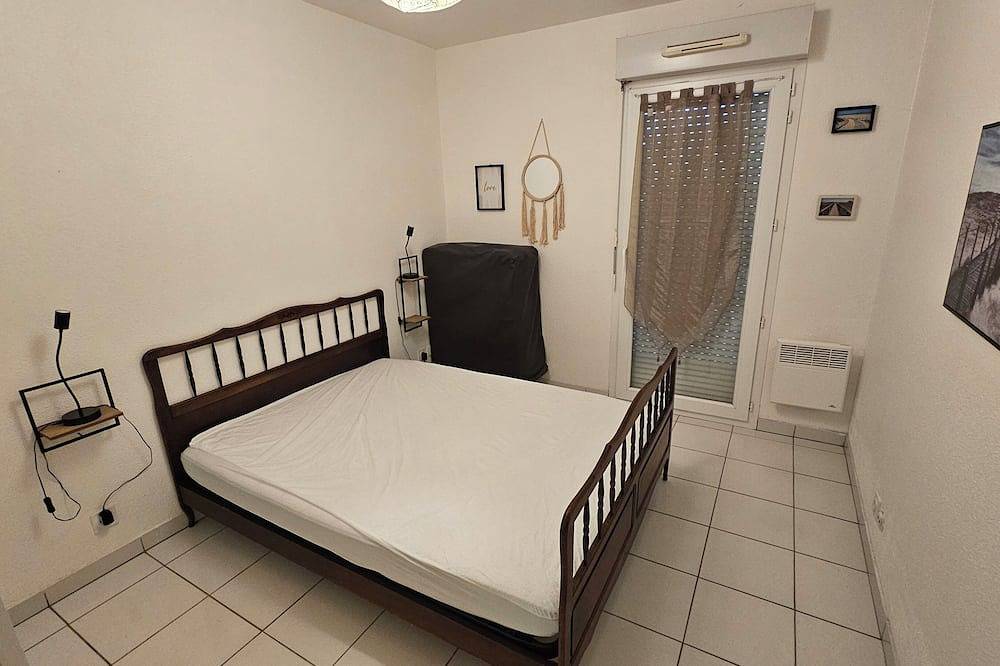 Appartement entier, Appt avec grande terrasse ombragée, parking privé sous-sol, piscine, internet Hd in La Teste-de-Buch, Région d'Arcachon