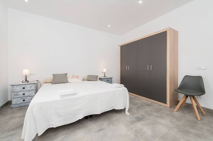 Very modern villa with private pool and huge garden in the heart of Mallorca. in Llubí, Majorca Center