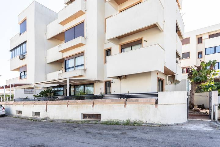 Location de vacances pour 5 personnes, avec jardin, animaux acceptés à Gallipoli - 2