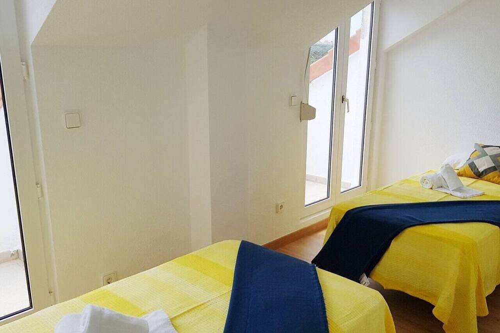 Ganze Wohnung, Dúplex con piscina en la playa - La Arena 4410 in Arnuero, Kantabrische Küste