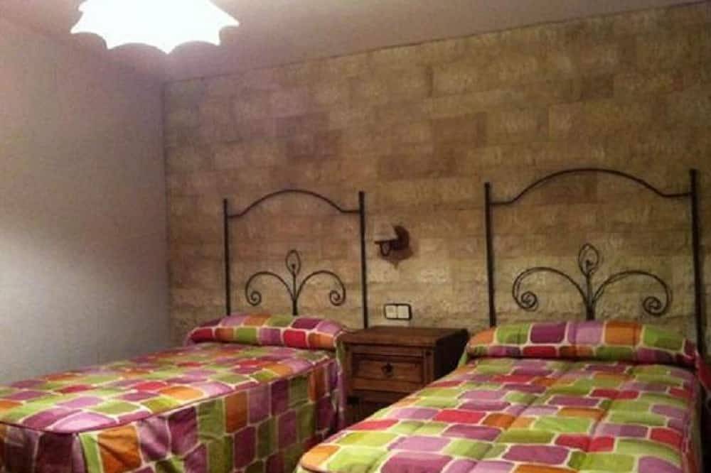Country House 'Cuatro Torres' with Private Terrace and Wi-Fi in Teruel, Teruel Region