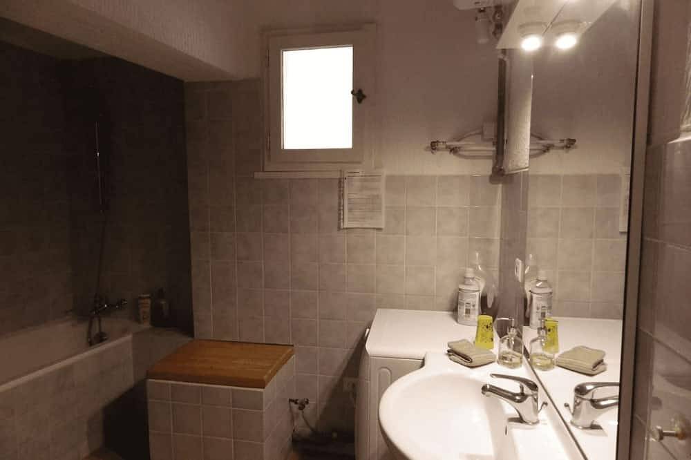 Apartamento entero, Welcome to La Voile Bleue!<br>Apartment for up to 6 people in Châteauneuf-du-Pape, Vaucluse