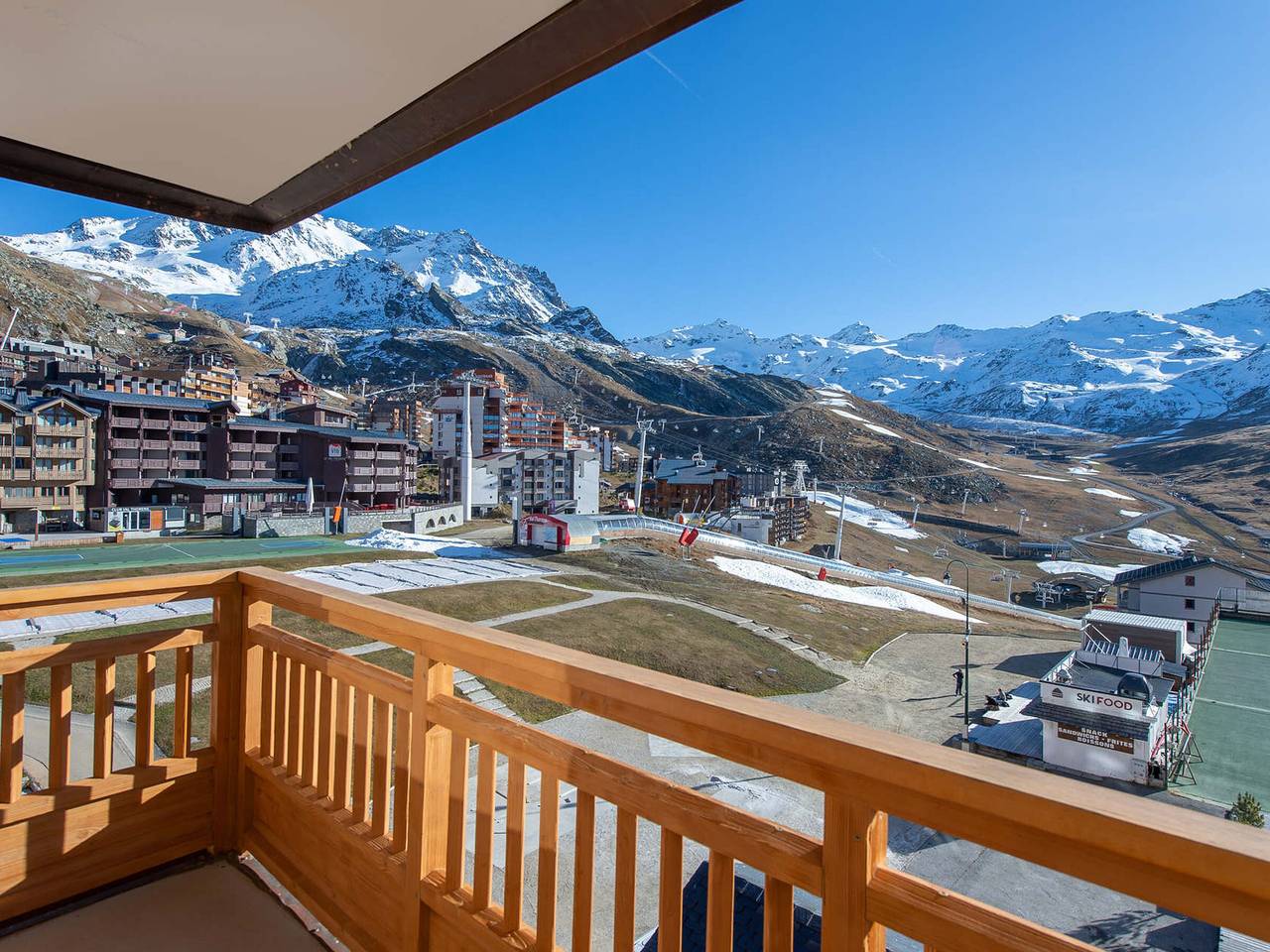 Apartamento entero, Espacioso apto. para 12 en el centro de Val Thorens con balcón y Wifi in Val Thorens, Les Trois Vallées