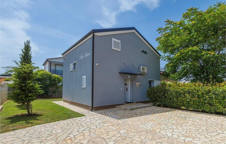 Reizende 2-Zimmer-Wohnung mit Pool, WLAN und Zugang zum Strand in Pomer, Südküste Istrien