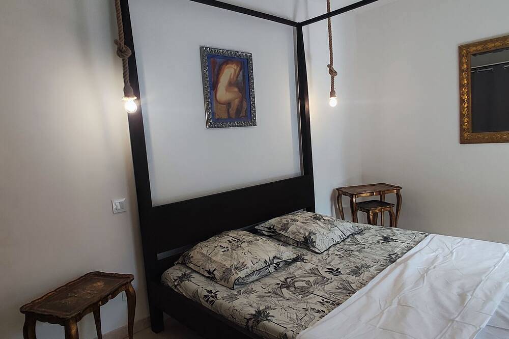 New \"between sea and river, modern villa with private swimming pool\". in Sainte-Lucie de Porto-Vecchio, Zonza
