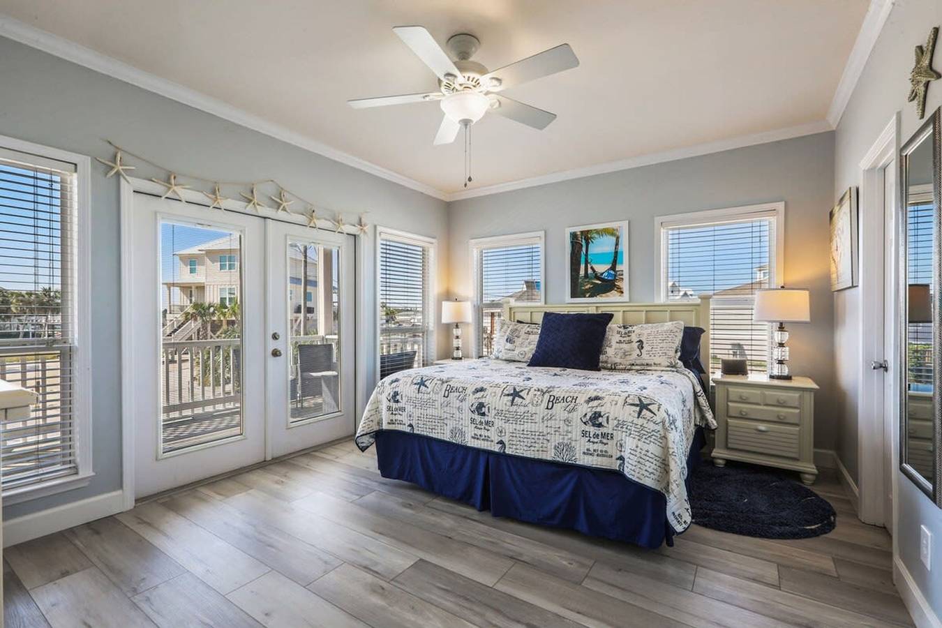 Entire apartment, Bama Barefoot Beach House- near beach pool in Gulf Shores, Mobile Bay