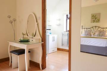 Cottage for 15 People in Powys, Mid-Wales, Photo 4