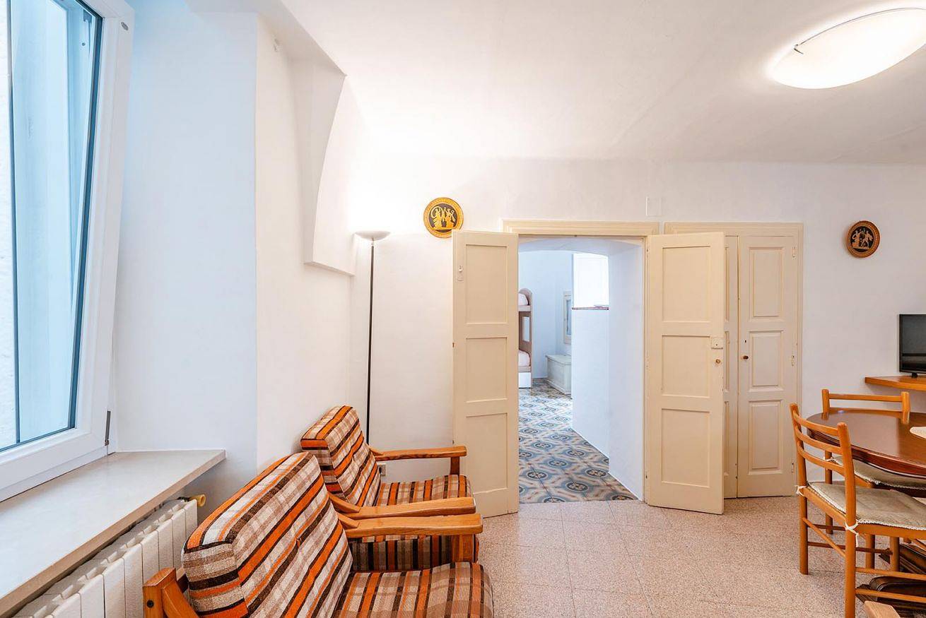 Appartamento intero, Casa Cenzina by Rentbeat in Locorotondo, Provincia di Bari