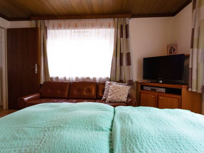 Ganze Wohnung, Geräumige Ferienwohnung mit zwei Schlafzimmern in Hohe Tauern, Flattach
