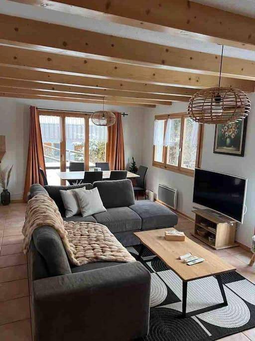 Gîte pour 6 personnes, avec terrasse ainsi que vue et jardin à Chamoson - 2