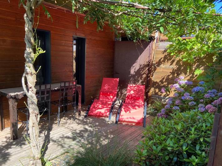 Location de vacances pour 6 personnes, avec vue ainsi que jardin et piscine à Saint-Jean-des-Mauvrets - 4