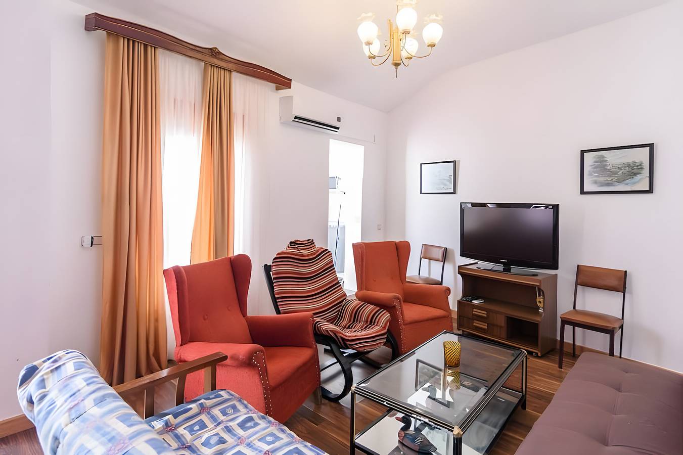 Country House 'El Rincón Del Comendador' with Shared Terrace, Wi-Fi and Air Conditioning in Tocina, Sevilla Province