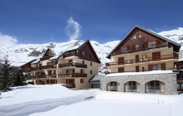 Gîte pour 4 personnes, avec balcon et piscine dans Col De La Croix De Fer