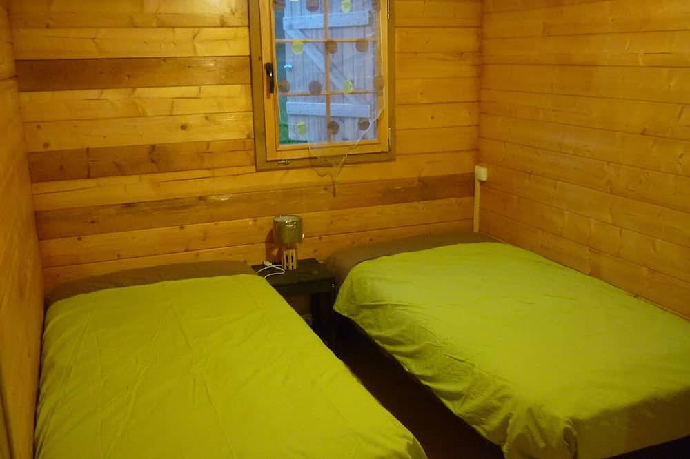 Location Chalet Bois En Pleine Nature in Neschers, Région de Besse-et-Saint-Anastaise