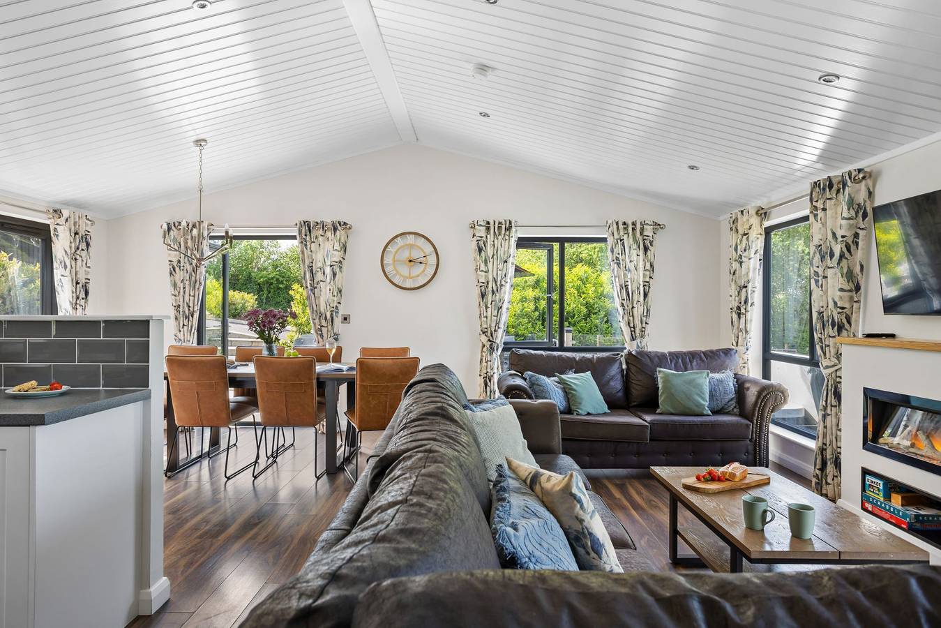 Lilac Lodge, 22 Roadford Lake Lodges in Broadwoodwidger, Devon