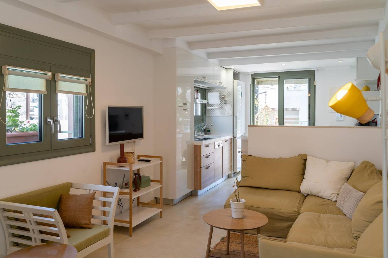 Entire apartment, Eclectic Urban Nest in Iraklio-Heraklio region