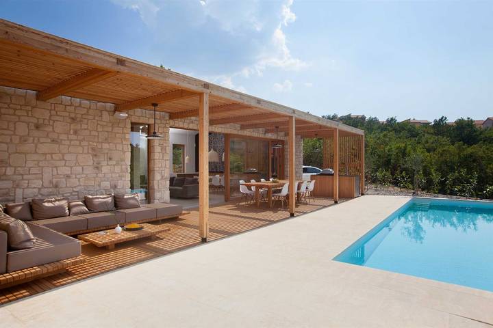 Ferienhaus für 10 Personen, mit Meerblick und Balkon/Terrasse sowie Terrasse und Garten in Kvarner Bucht