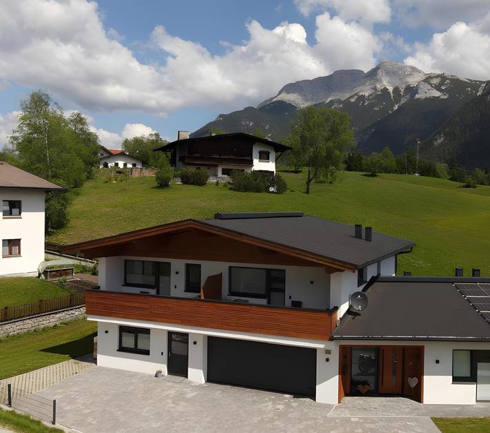 Ferienwohnung für 4 Personen, mit Balkon/Terrasse und Balkon sowie Ausblick in Steinberg am Rofan