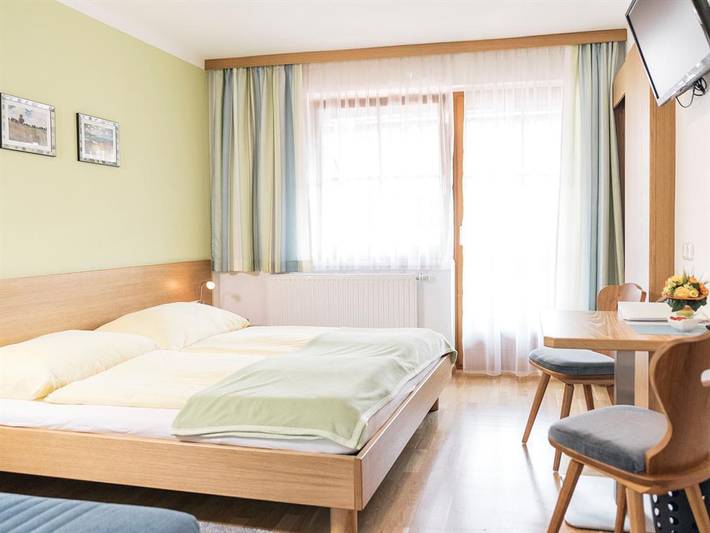 Hütte für 2 Personen, mit Garten und Balkon sowie Ausblick in Ennstal
