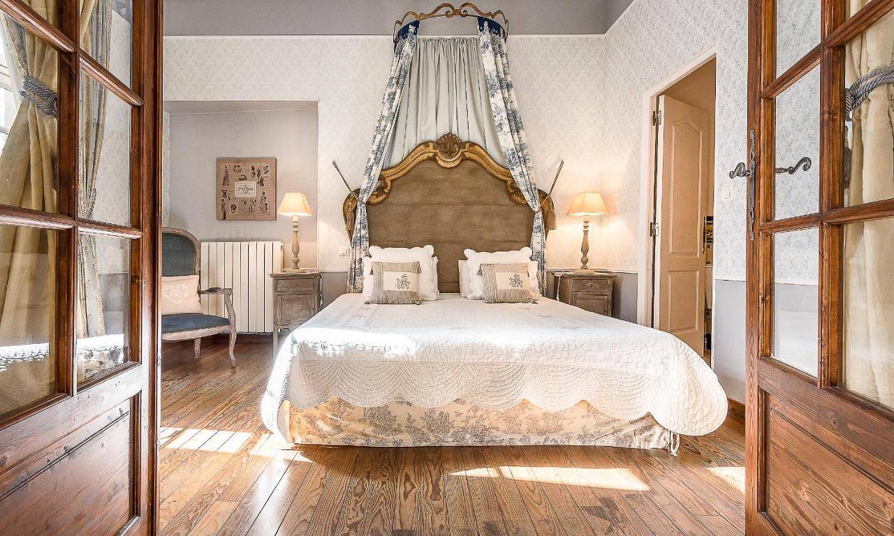 Standard Suite in Pézenas, Côte méditerranéenne (France)
