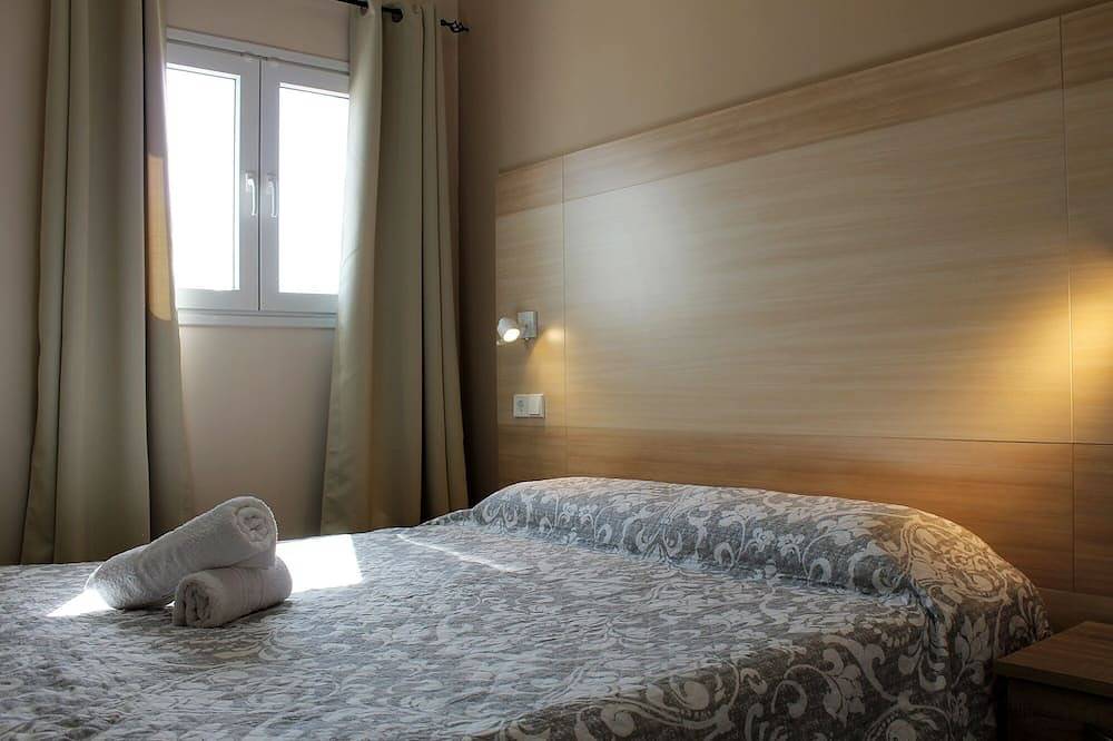 Close to the beach, spacious two-bedroom apartment with breakfast in Kassiopi, Corfu