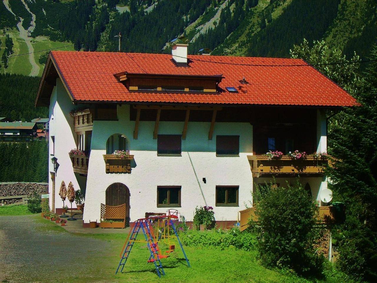 Geheel appartement, Haus Schöne Aussicht in Lechtal Alps, Berwang