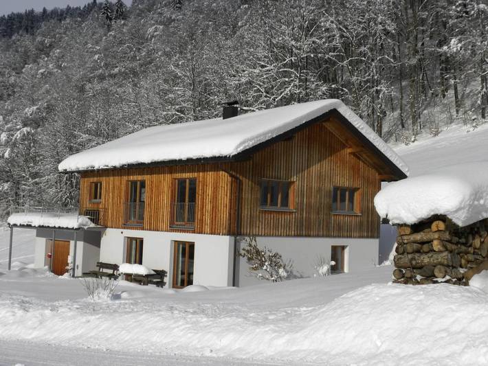 Ferienwohnung für 2 Personen, mit Terrasse und Garten sowie Ausblick in Bizau