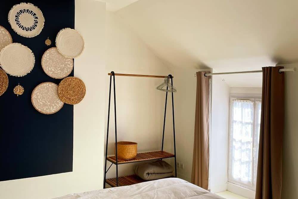 Comfortable cottage, 2 bedrooms, garden, near Blois & Chambord in Saint-Claude-de-Diray, Blois region