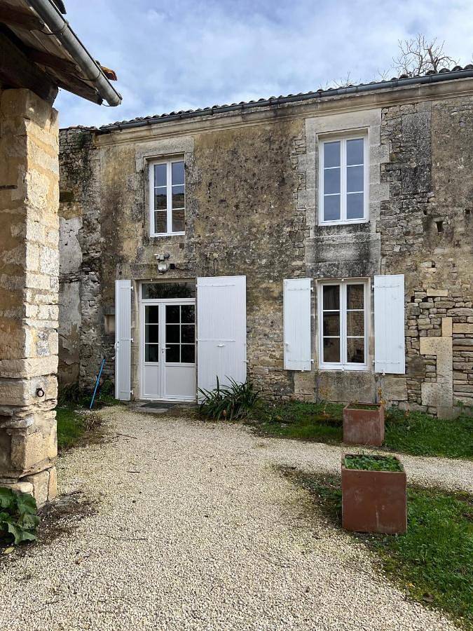 Gîte pour 7 personnes, avec jardin et terrasse, animaux acceptés à Sainte-Même