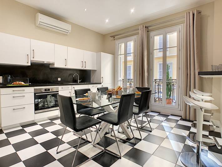 Entire apartment, N&J -  Palais Arnulf - Central - Very close sea in Nice (France), Mediterranean Coast (France)