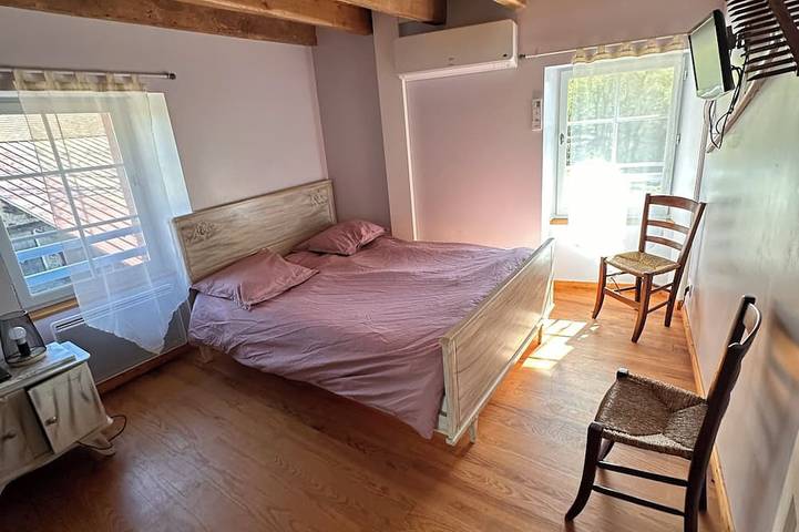 Location de vacances pour 15 personnes, avec Jardin à Altillac - 2