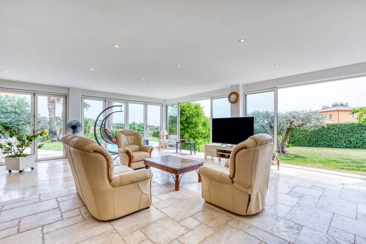 Villa 'Aux Portes De La Camargue' with Private Pool, Private Garden and Wi-Fi in Saint-Gilles, Mediterranean Coast (France)