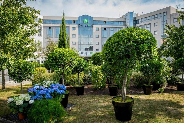 Hôtel pour 4 personnes, avec Terrasse et Jardin à Roissy-en-France