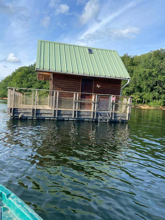 Chalet pour 2 personnes, avec terrasse et vue dans le Cantal - 3